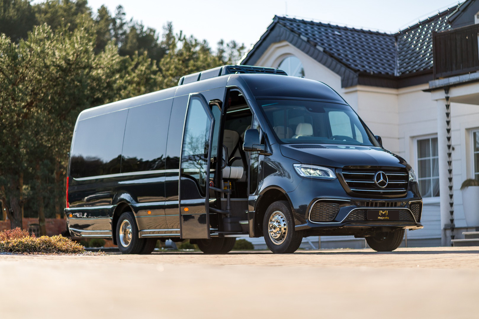 foto-149s premium fleet Mercedes chauffeur