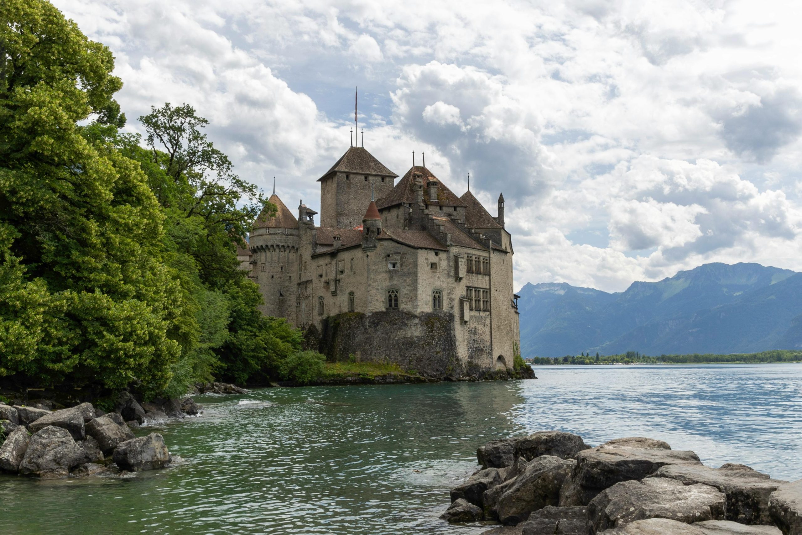 Château de Chillon castle Lake Geneva Switzerland luxury road trip private chauffeur Château de Chillon Switzerland Private Chauffeur