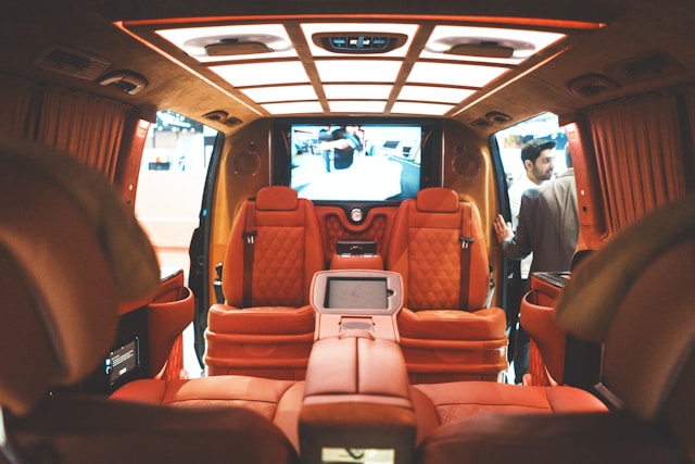 Luxury Chauffeur Service Geneva vs VTC: What Most Travelers Don’t Know