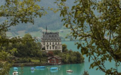 The Ultimate Travel Guide to Interlaken : Top Attractions & Things to Do 